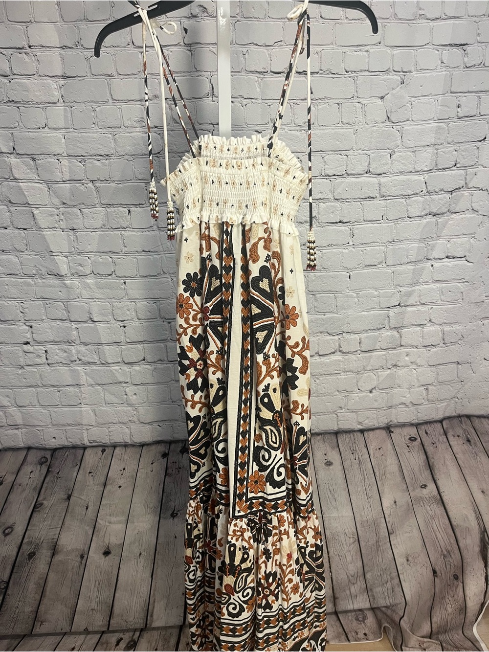 Farm Rio Flower Fan Tapestry Off-White Midi Dress - Picture 9 of 12